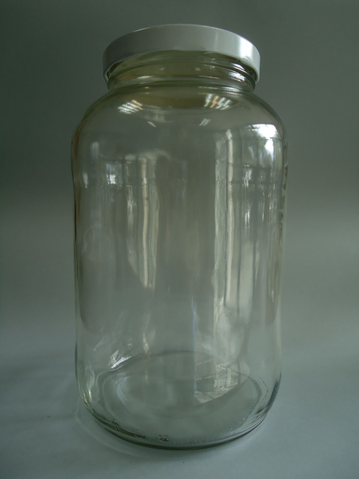 Bote vidrio tapa metálica blanca twist 3895 ml. (caja 9 uni.)